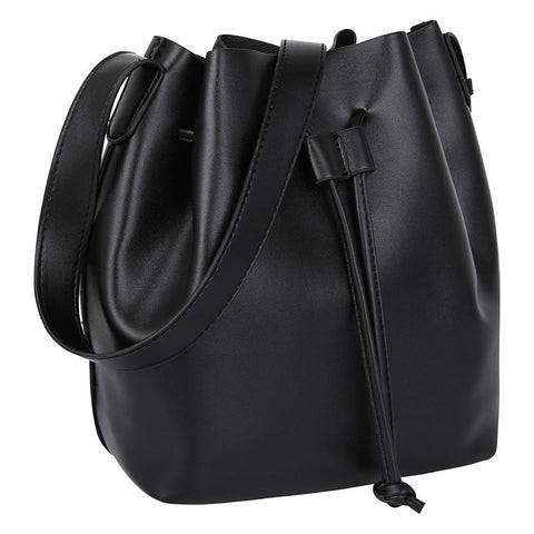 Olly Bucket Bag in Black