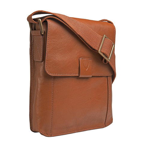 Aiden Small Leather Messenger Bag in Tan